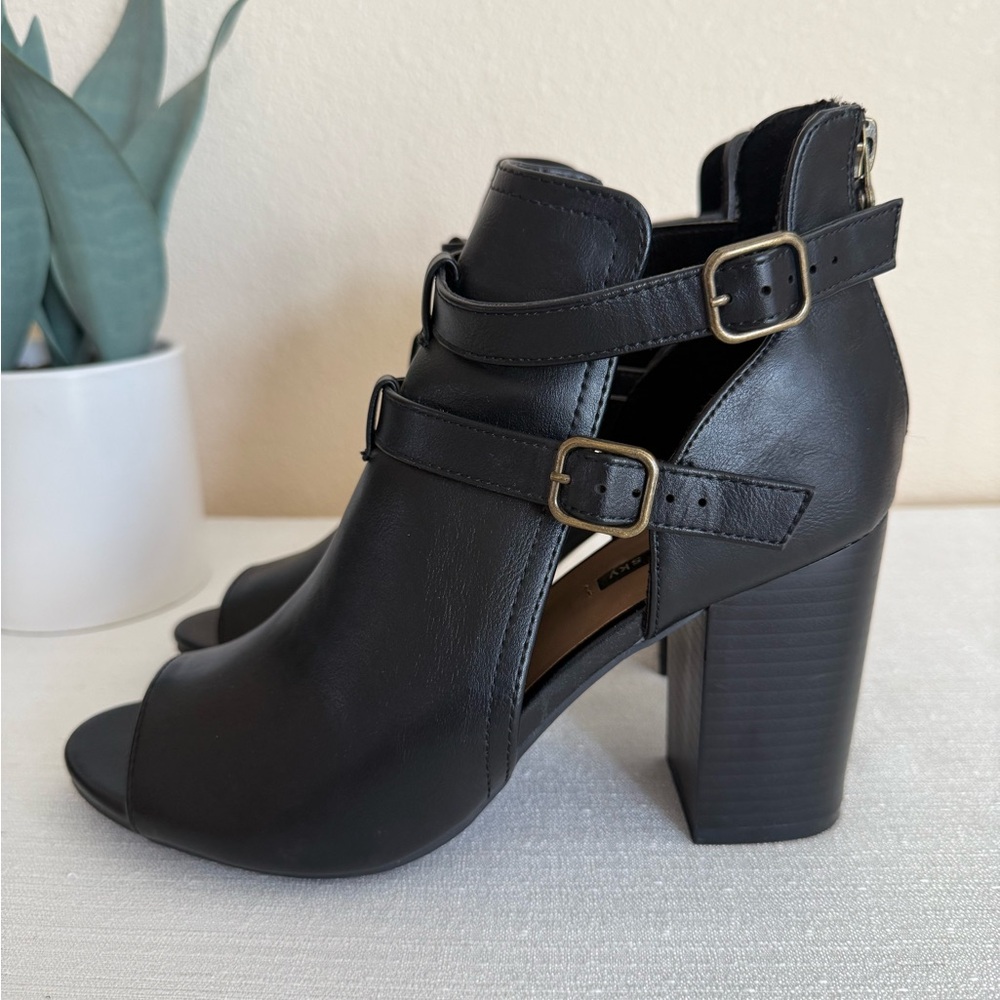 Parker and Sky Black Faux Leather Dual Buckle Heeled Ankle Booties